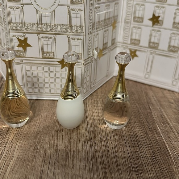 Dior J’adore’s miniature set total of 4 fragrances - Picture 9 of 10